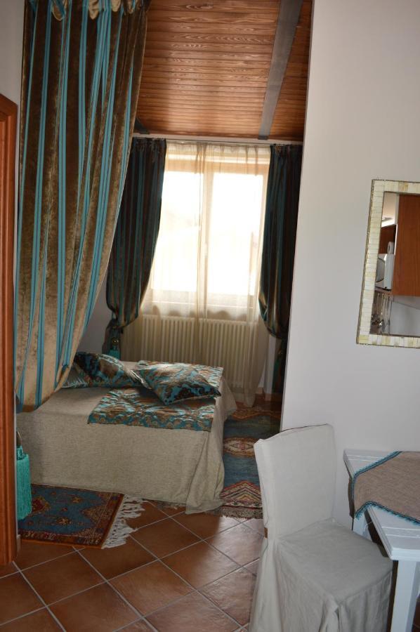 La Corte Di Langa Vendégház Albaretto della Torre Szoba fotó